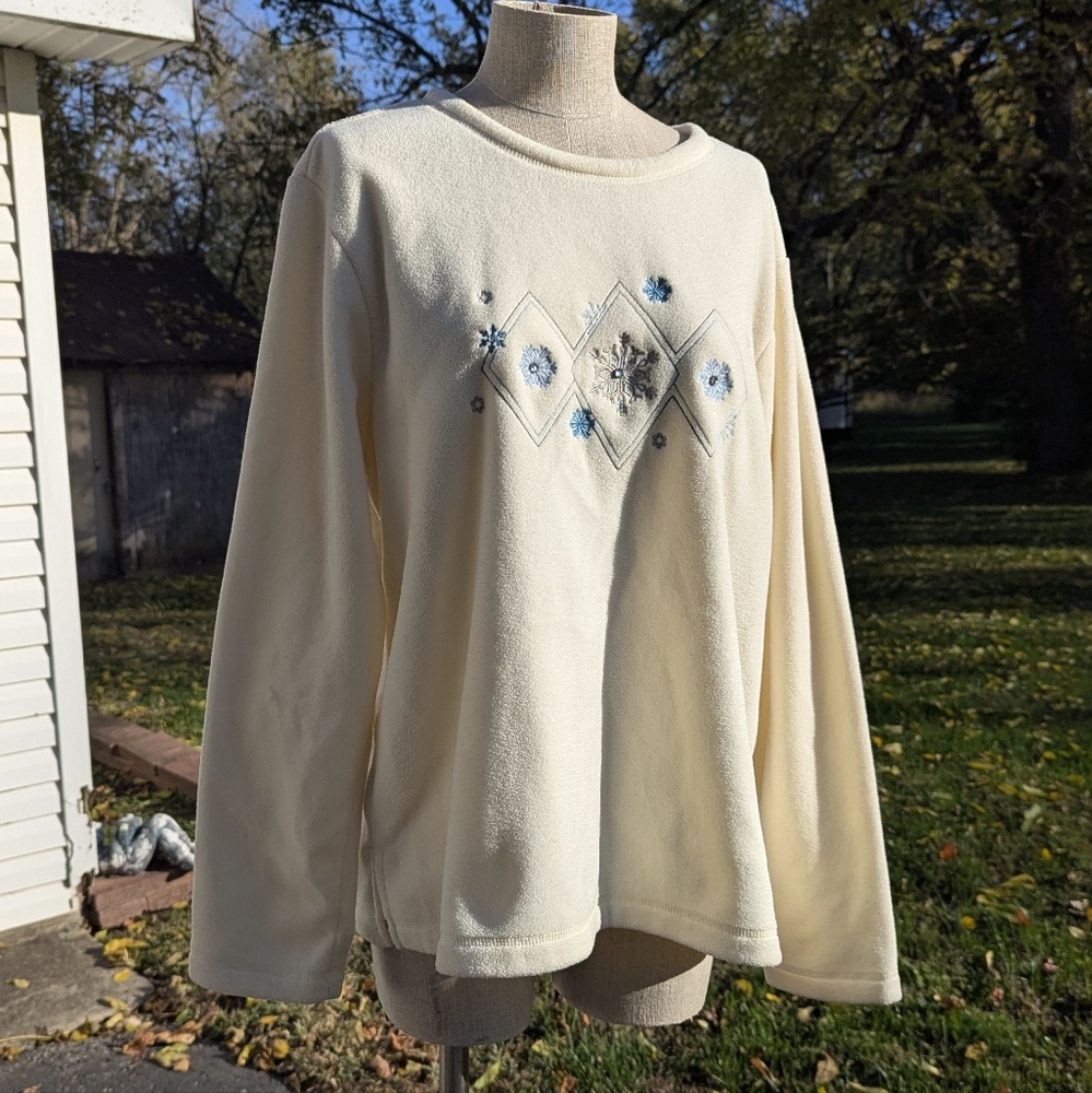 Holiday Editions Snowflake Fleece Top